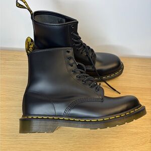 Dr. Martens Smooth Black Boots with Yellow Stitching NWOB Mens 10 Woman’s 11